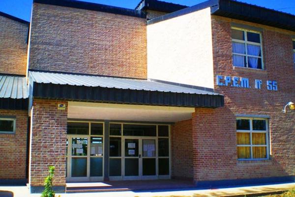 Entrada del CPEM 55